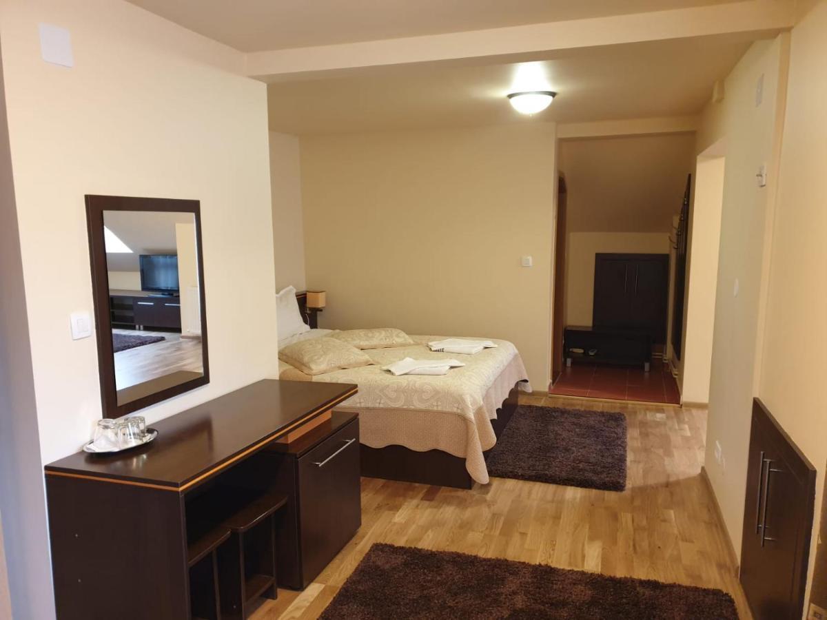 Casa Enescu Hotel Bran  Buitenkant foto